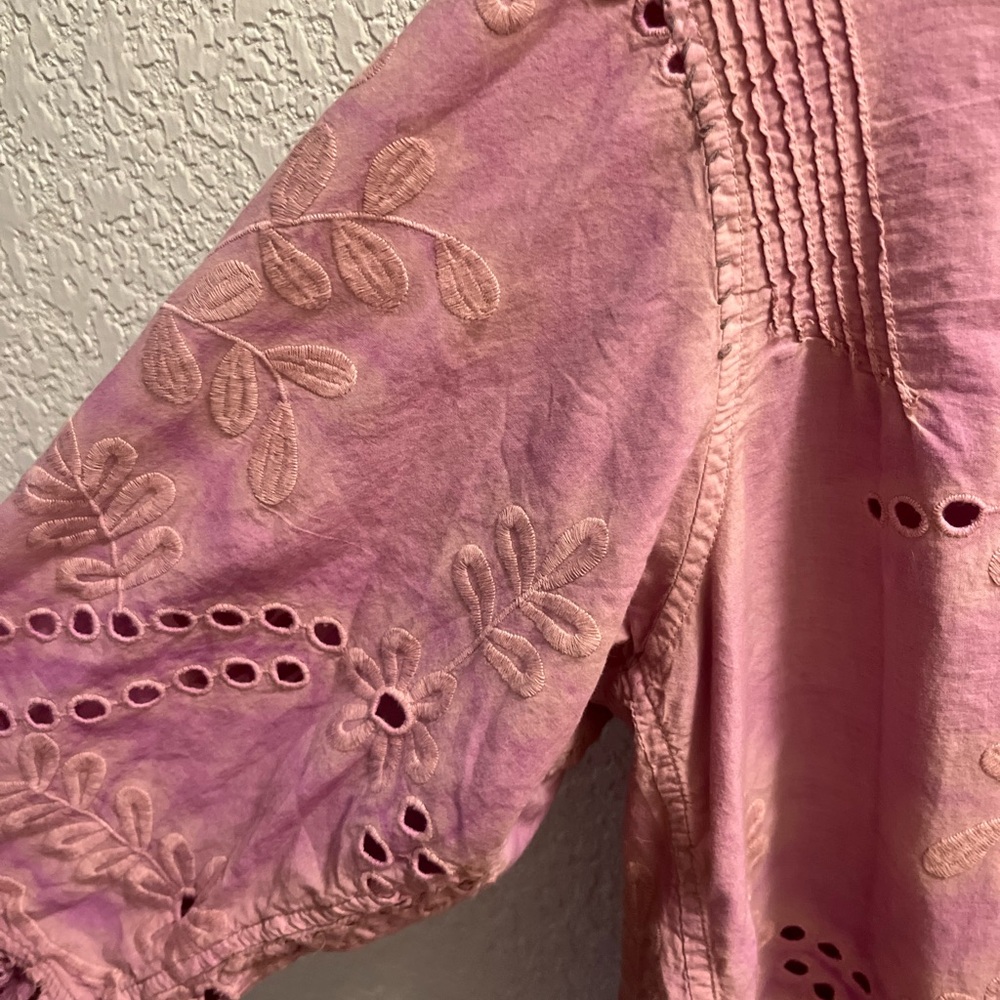 Magnolia Pearl Eyelet Wennie Blouse - Picture 2 of 9